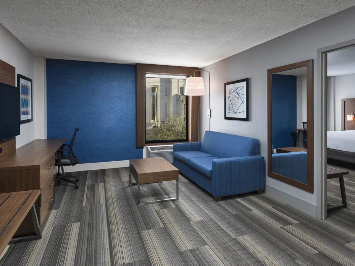 Holiday Inn Express Nashville Downtown Conf Ctr