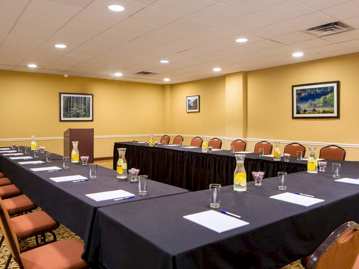 Holiday Inn Express Nashville Downtown Conf Ctr