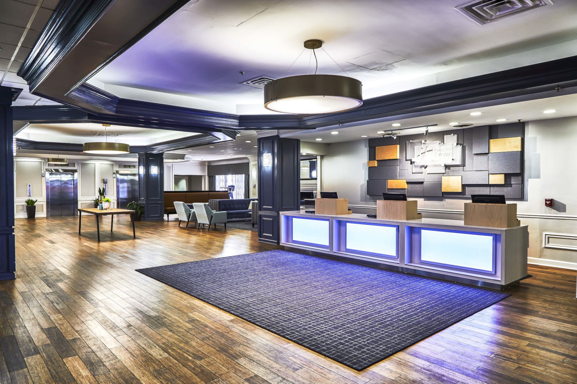 Holiday Inn Express Nashville Downtown Conf Ctr